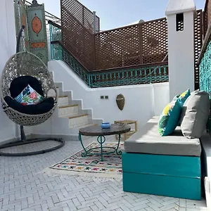 Amazing Amazigh Avec Jacuzzi Petit Dejeuner Compris Avec Aussi Familiales Pres De La Place Jemaa El Fna Morocco